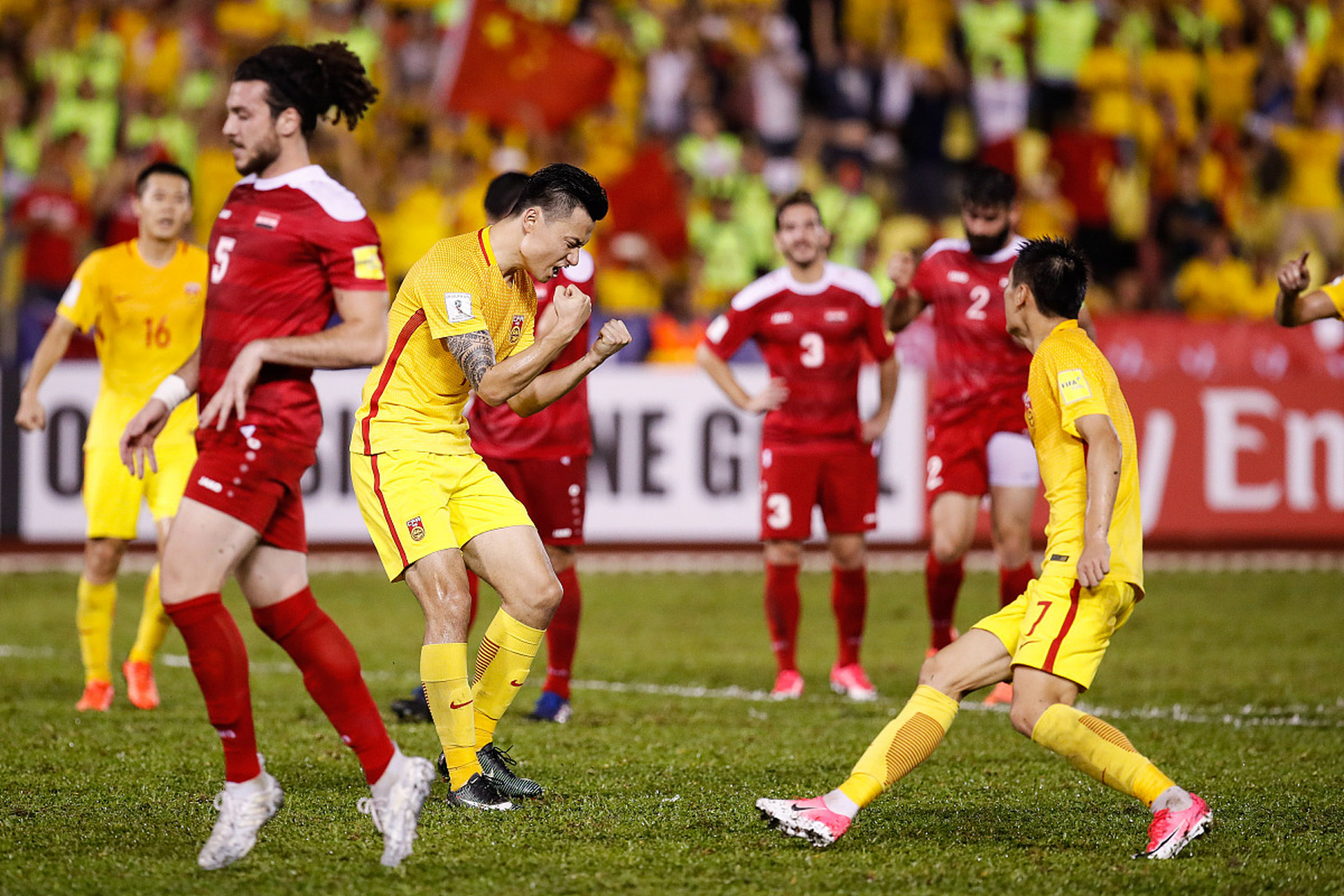 各队积极备战下一场比赛，备受瞩目