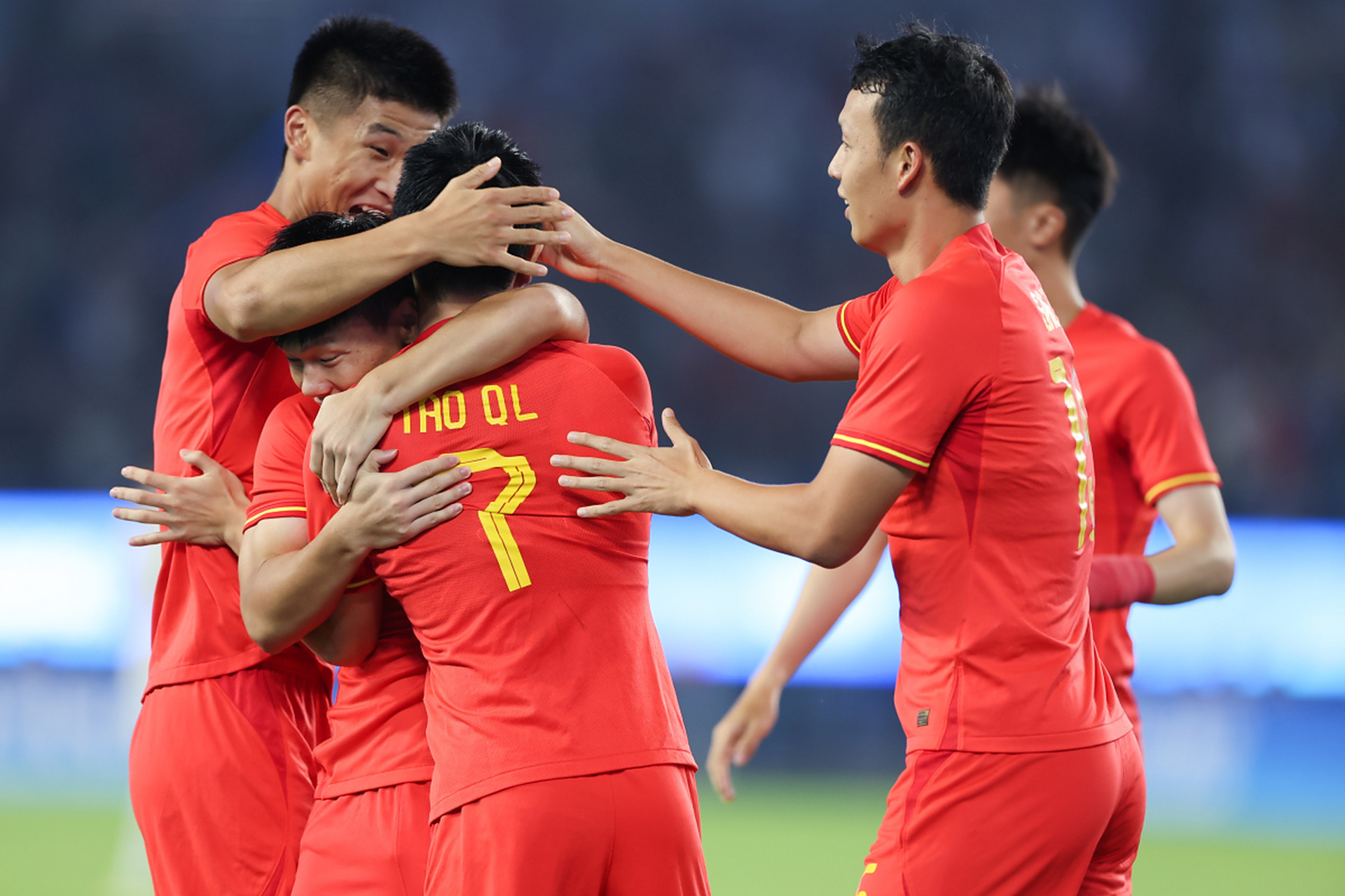 各队积极备战下一场比赛，备受瞩目